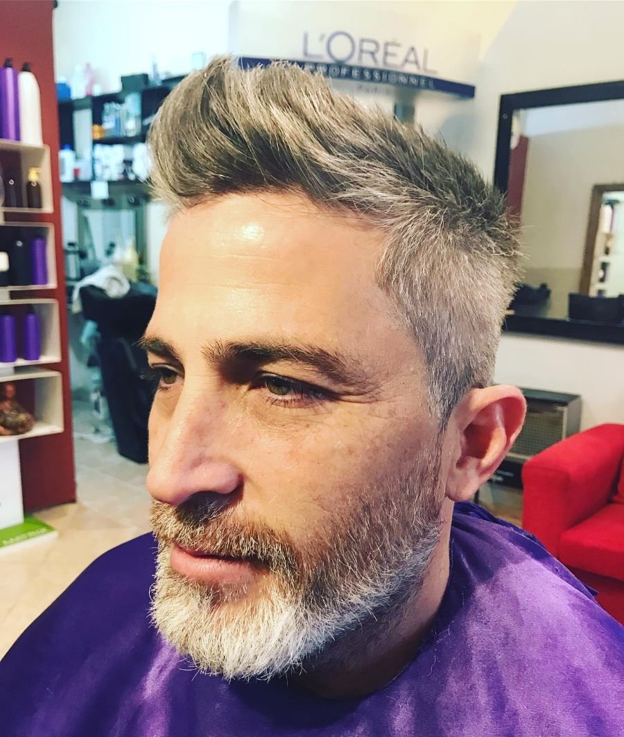 Corte y barba de hombre