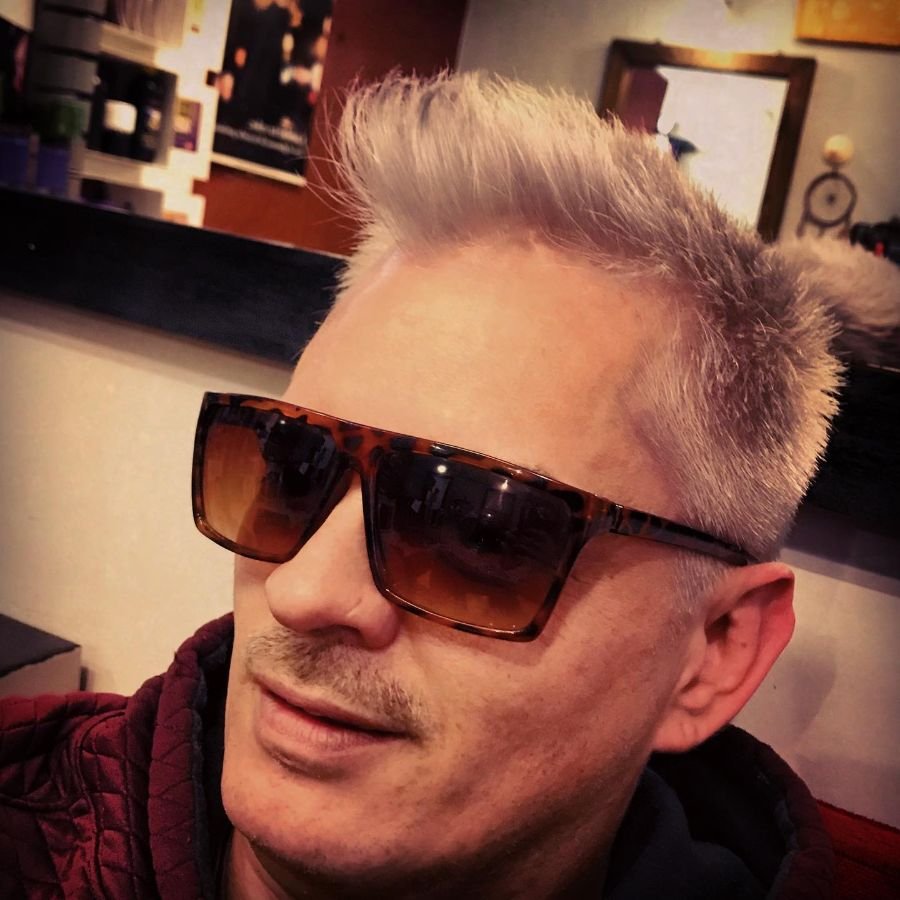 Platinado masculino